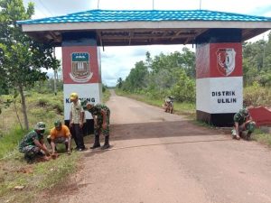 Tingkatkan Keamanan Perbatasan, Satgas Yonif 125 Bangun Portal dan Pos Kamling Kampung Baidub