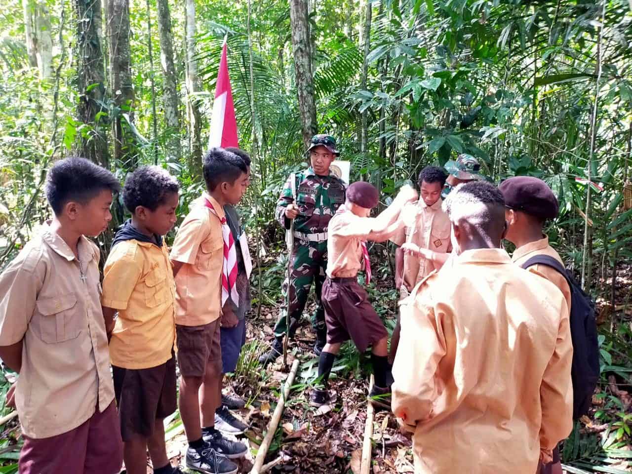 Akan Ikuti Jambore Nasional, Tim Pramuka SMPN 1 Senggi Dilatih Satgas Yonif 312/KH