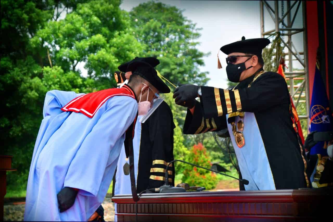 Dankodiklatad Pimpin Acara Wisuda Sarjana Terapan Poltekad Kodiklatad TP 2017-2020