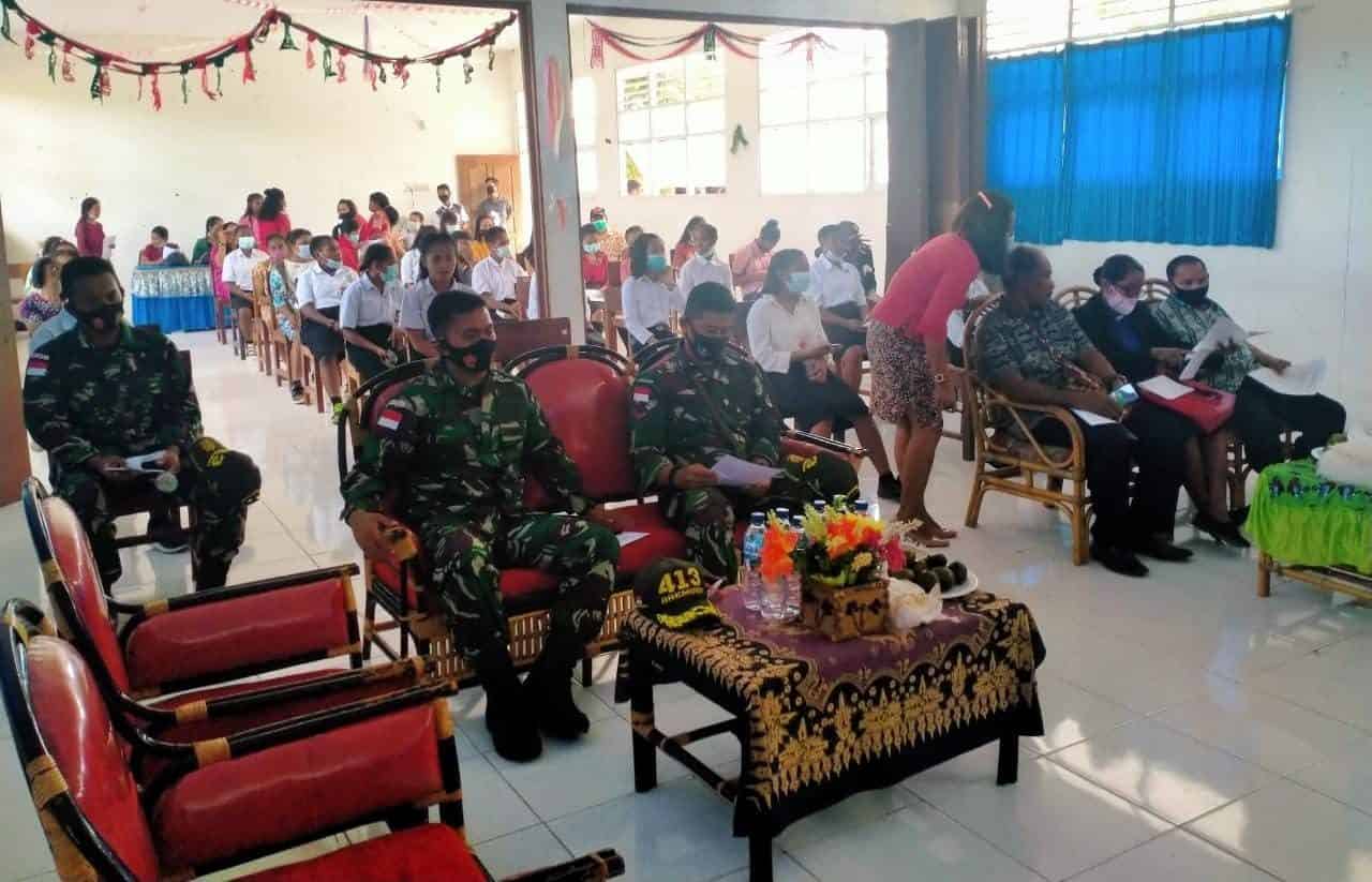 Mantapkan Toleransi, Satgas Yonif MR 413 Kostrad Hadiri Perayaan Natal di SMK YPK Betlehem Arso