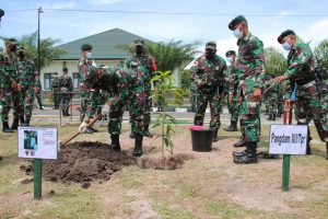 Kunjungi Yonif R 631/ATG, Pangdam XII/TPR Ingatkan Prajurit Patuhi Protokol Kesehatan