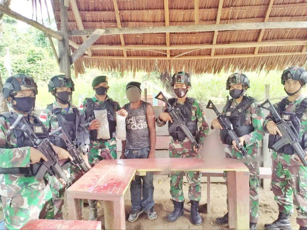 Gelar Sweeping di Jalur Utama Perbatasan RI-PNG, Satgas Yonif MR 413 Kostrad Gagalkan Penyelundupan Ganja