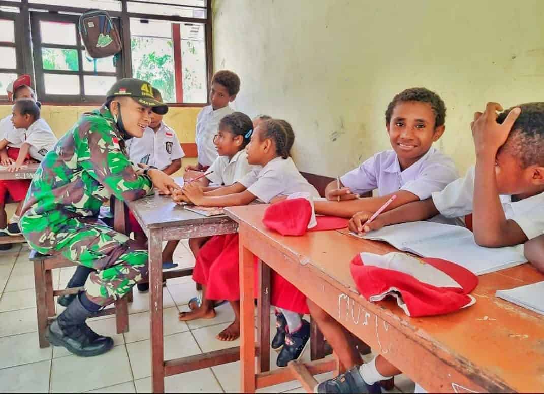 Satukan Tekad, Satgas Yonif MR 413 Kostrad Bersama Guru Komitmen Cerdaskan Anak Perbatasan RI-PNG