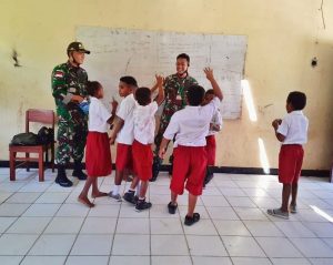 Satukan Tekad, Satgas Yonif MR 413 Kostrad Bersama Guru Komitmen Cerdaskan Anak Perbatasan RI-PNG