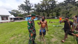 Pos Bolakme dan Pemuda Kp. Bolakme Adakan Acara Bakar Batu Menyambut Hari Raya Natal