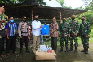 Sinergitas Satgas Yonif 744 dan BIN Distribusikan Bantuan Alkes Untuk Kecamatan Lamaknen