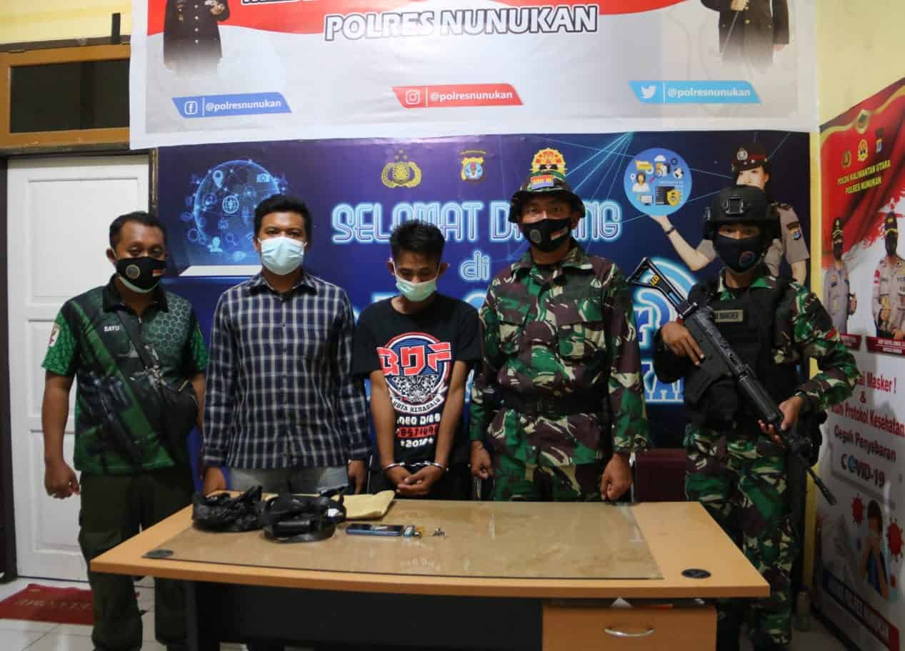 Satgas Pamtas RI-Malaysia Yonarhanud 16/SBC/3 Kostrad Berhasil Menangkap Pembawa Sabu-Sabu