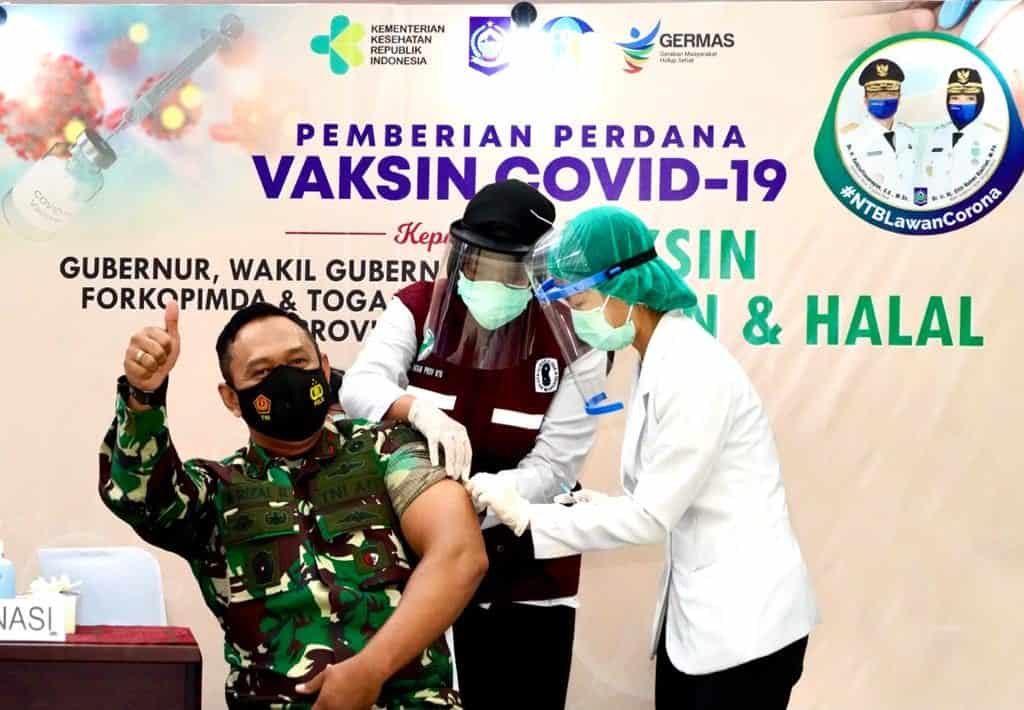 Danrem 162/WB Bersama Forkopimda NTB Vaksin Covid-19