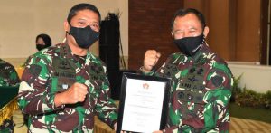 Jabatan Komandan Pussenif Kodiklat TNI AD Diserahterimakan