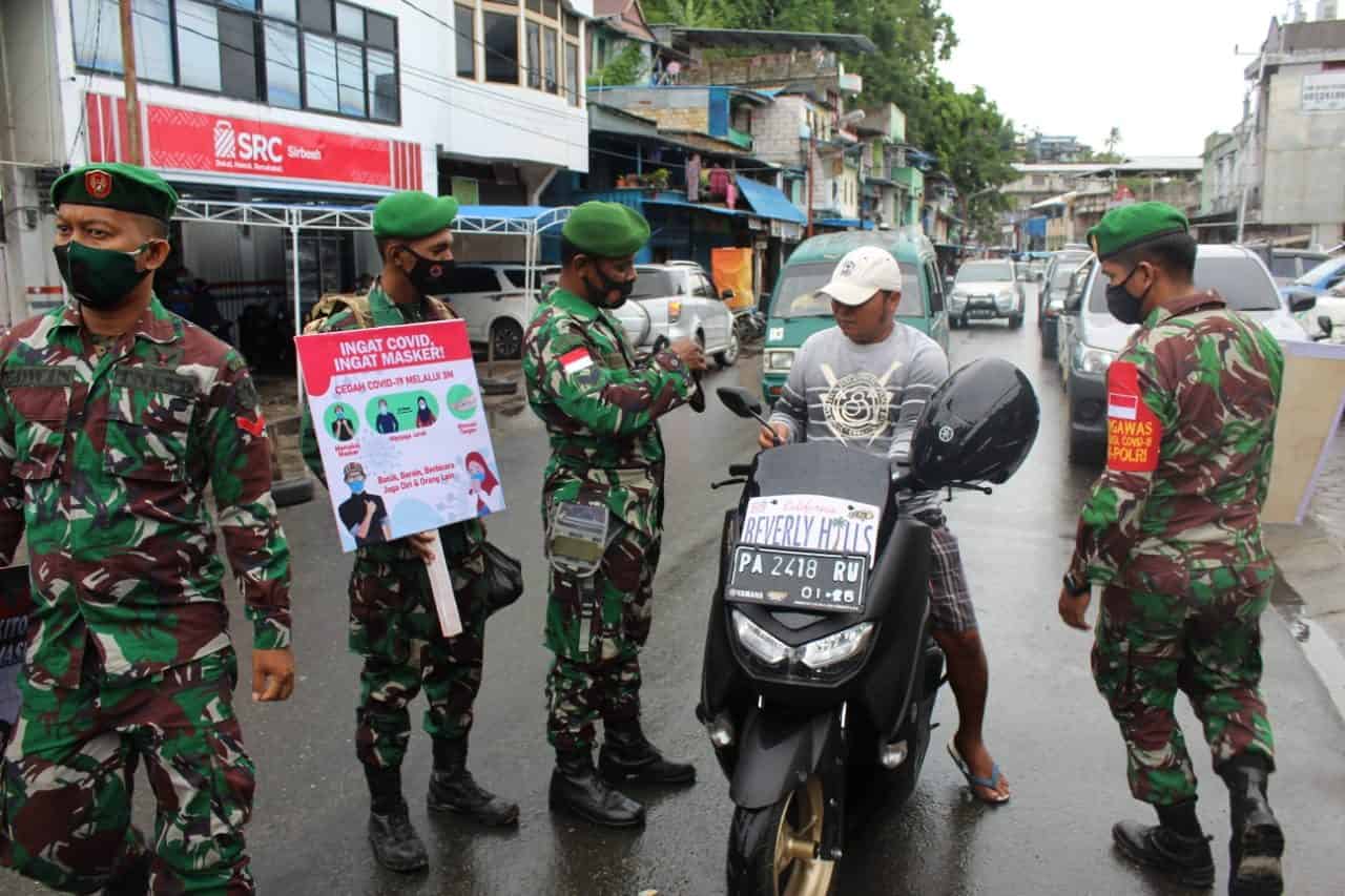 Tekan Penyebaran Covid-19, Kodim 1701/Jayapura Intensifkan Patroli dan Sosialisasi Prokes