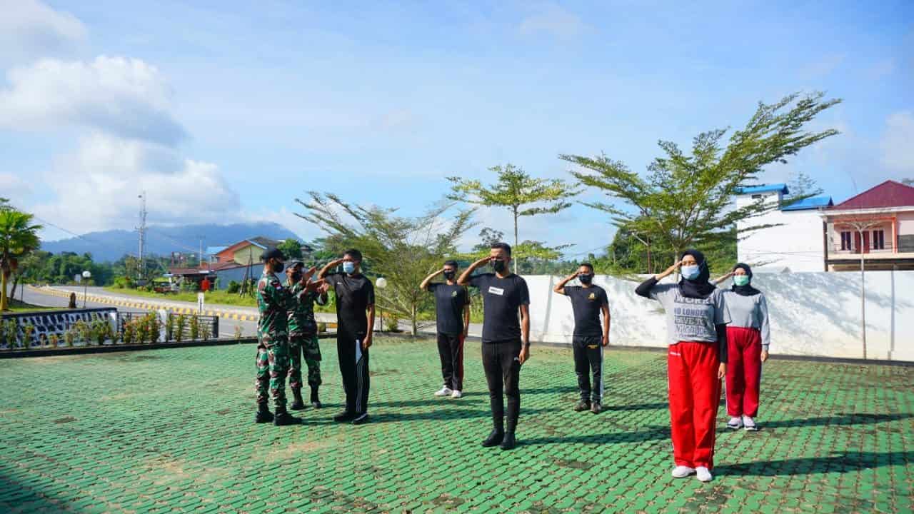 Satgas Yonif 642 Berikan Pelatihan Bela Negara Kepada CPNS Cabjari Sanggau