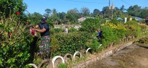 Ciptakan Lingkungan Bersih dan Sehat, Satgas Yonif 642 Galakkan Program Jumat Bersih di Perbatasan