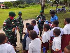 Satgas Yonif Para Raider 432 Kostrad Bangkitkan Semangat Belajar Anak-Anak Papua