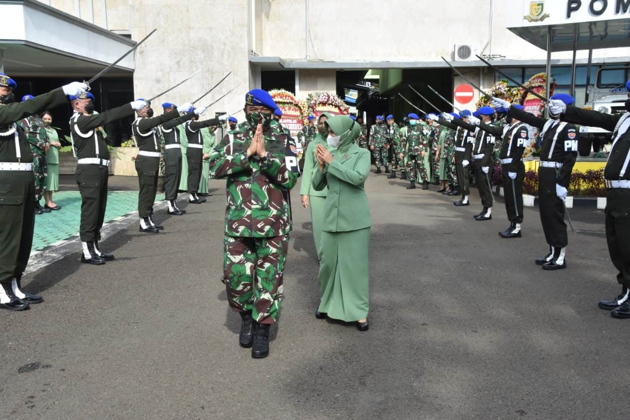 Tradisi Korps Penerimaan Danpuspomad dan Pelepasan Mantan Danpuspomad