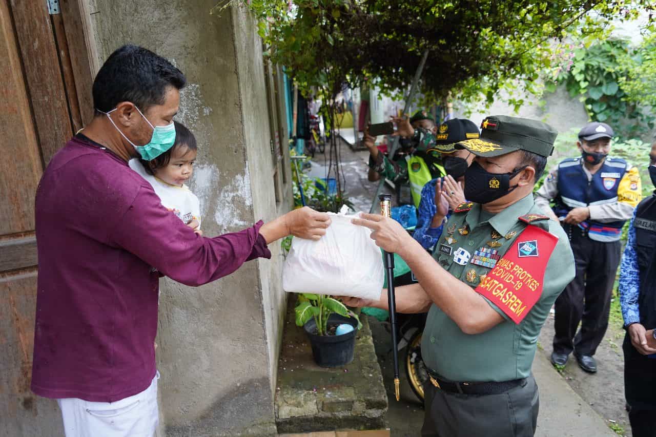 Danrem Turun ke Zona Merah RT/RW, Sambangi Klaster Keluarga Terpapar Covid-19