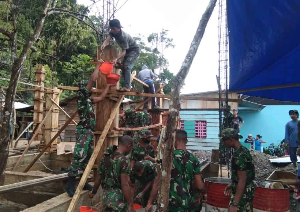 Yonif 763/SBA Bantu Pembangunan Gereja Di Kabupaten Teluk Bintuni