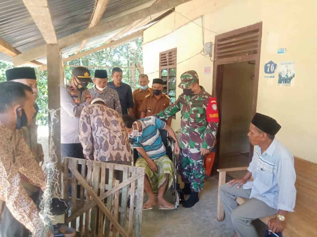 Lumpuh Selama 18 Tahun, Abdul Jalil Dikirimi Kursi Roda oleh Danramil 0105-01 Sungai Mas