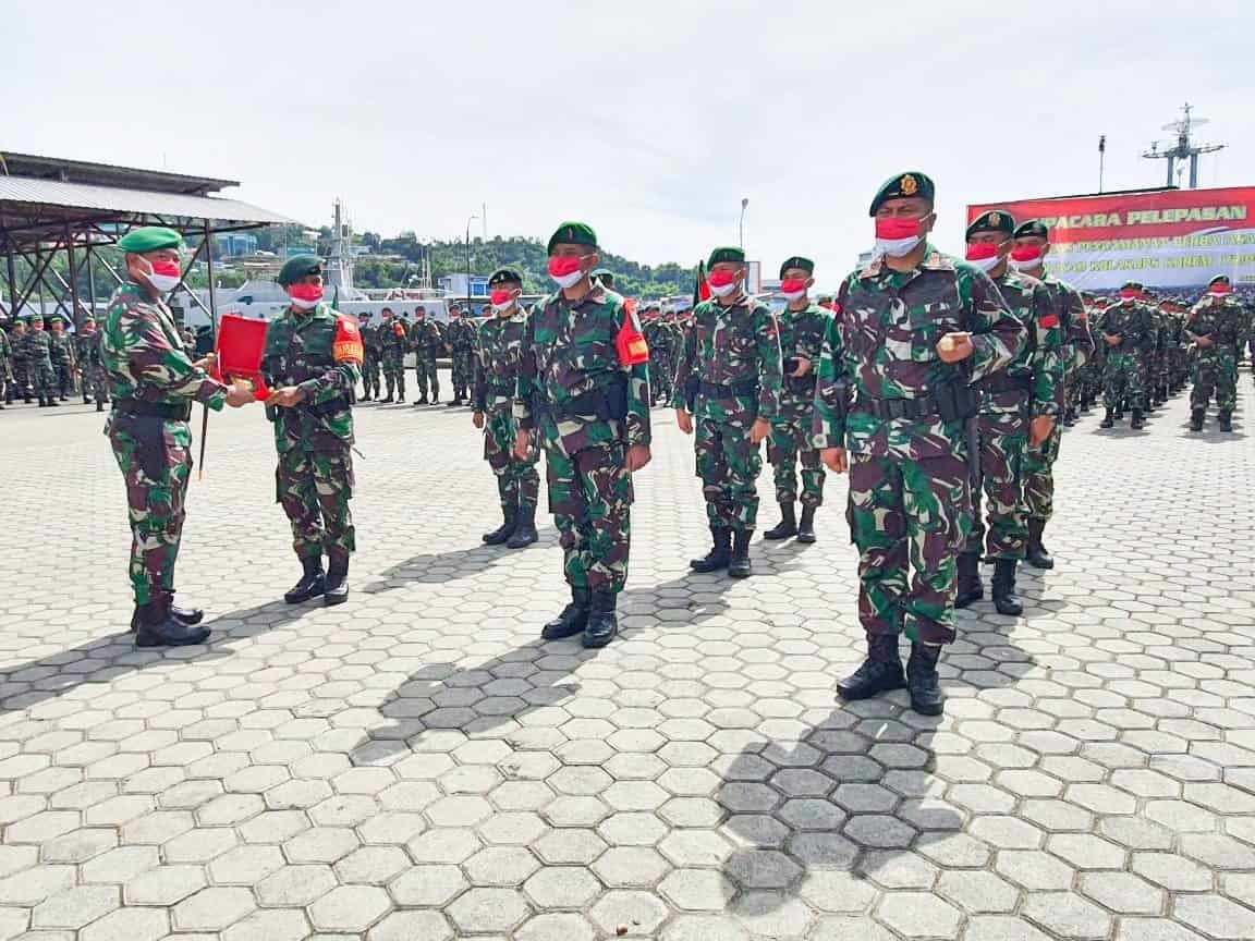 Danrem 172/PWY Melepas Purna Tugas Tiga Satgas TNI di Papua