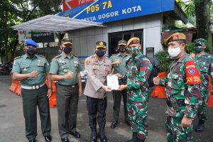 Prajuit Yon Armed 5/Tarik Amankan Pelaku Masuk Pagar KRB, Danrem Berikan Penghargaan