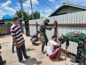 Sambut Ramadhan, Masjid di Distrik Obaa Direnovasi Satgas Yonif 756 dan Warga