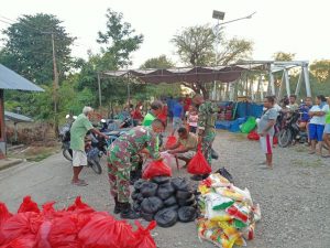 Brigif 21 Bantu Salurkan Bantuan Kepada Korban Bencana di NTT