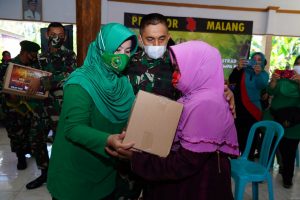 Peduli Korban Gempa Kabupaten Malang, Divif 2 Kostrad Berikan Bantuan 300 Paket Sembako