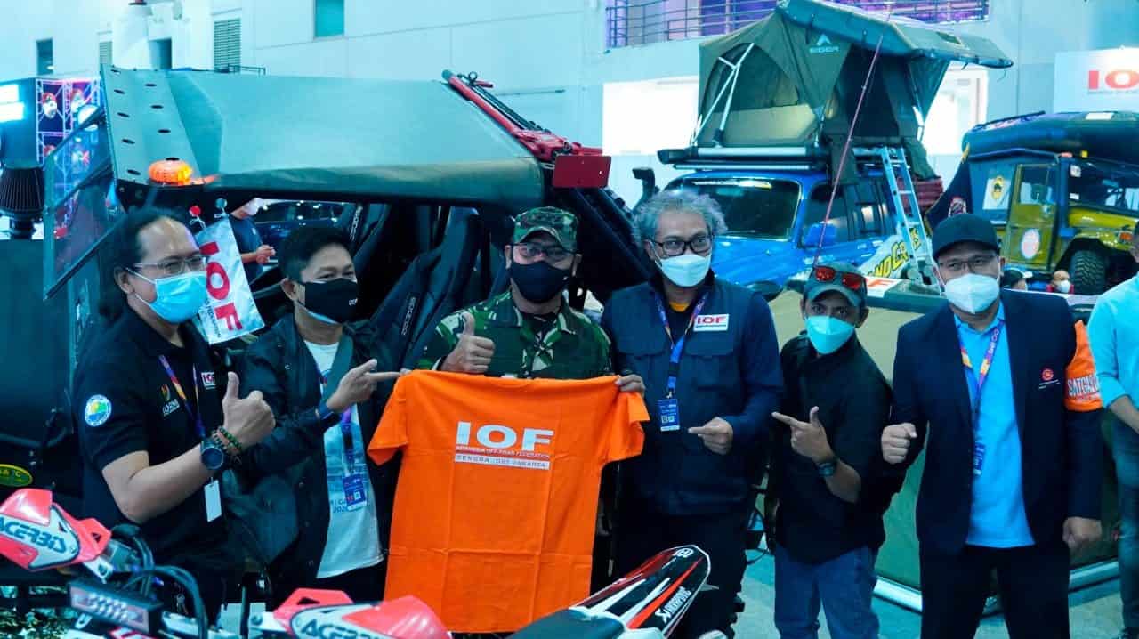 Letjen TNI AM. Putranto Selaku Ketua Dewan Pembina IOF Kunjungi IIMS Hybrid 2021 di JIExpo