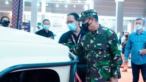 Letjen TNI AM. Putranto Selaku Ketua Dewan Pembina IOF Kunjungi IIMS Hybrid 2021 di JIExpo