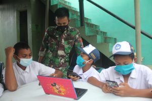 Hadirkan Wifi Corner Indihome, Satgas Yonif 131Bantu Proses Belajar Anak Perbatasan