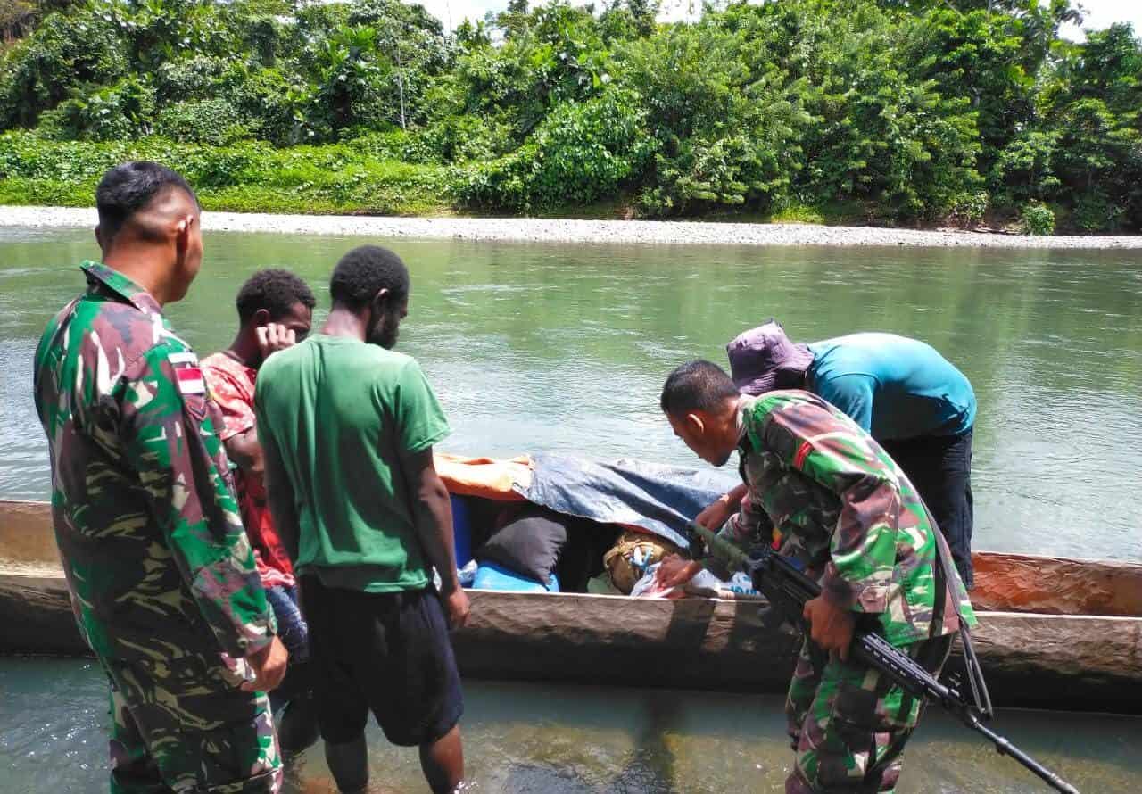 Cegah Peredaran Miras, Satgas Yonif 403 Gelar Pemeriksaan di Perairan Towe Hitam