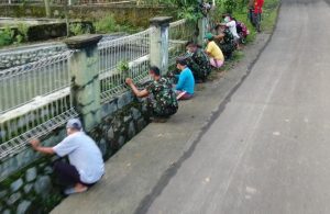 Yonif PR 305 Kostrad Gelar Baksos dan Karbak di Daerah Latihan