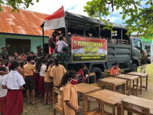 Perpustakaan Keliling Satgas Yonarmed 6/3 Tingkatkan Minat Baca Siswa di Perbatasan