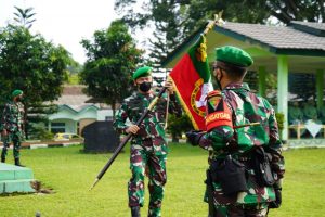 Danrem 061/SK Pimpin Upacara Pemberangkatan Satgas Yonif 315/Garuda ke Papua