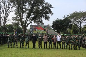 Danrem 061/SK Pimpin Upacara Pemberangkatan Satgas Yonif 315/Garuda ke Papua