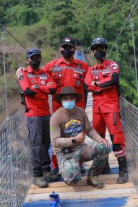 Bentangkan Jembatan Gantung Sambil Baksos di Seluruh Pelosok Nusantara