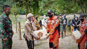 Bentangkan Jembatan Gantung Sambil Baksos di Seluruh Pelosok Nusantara