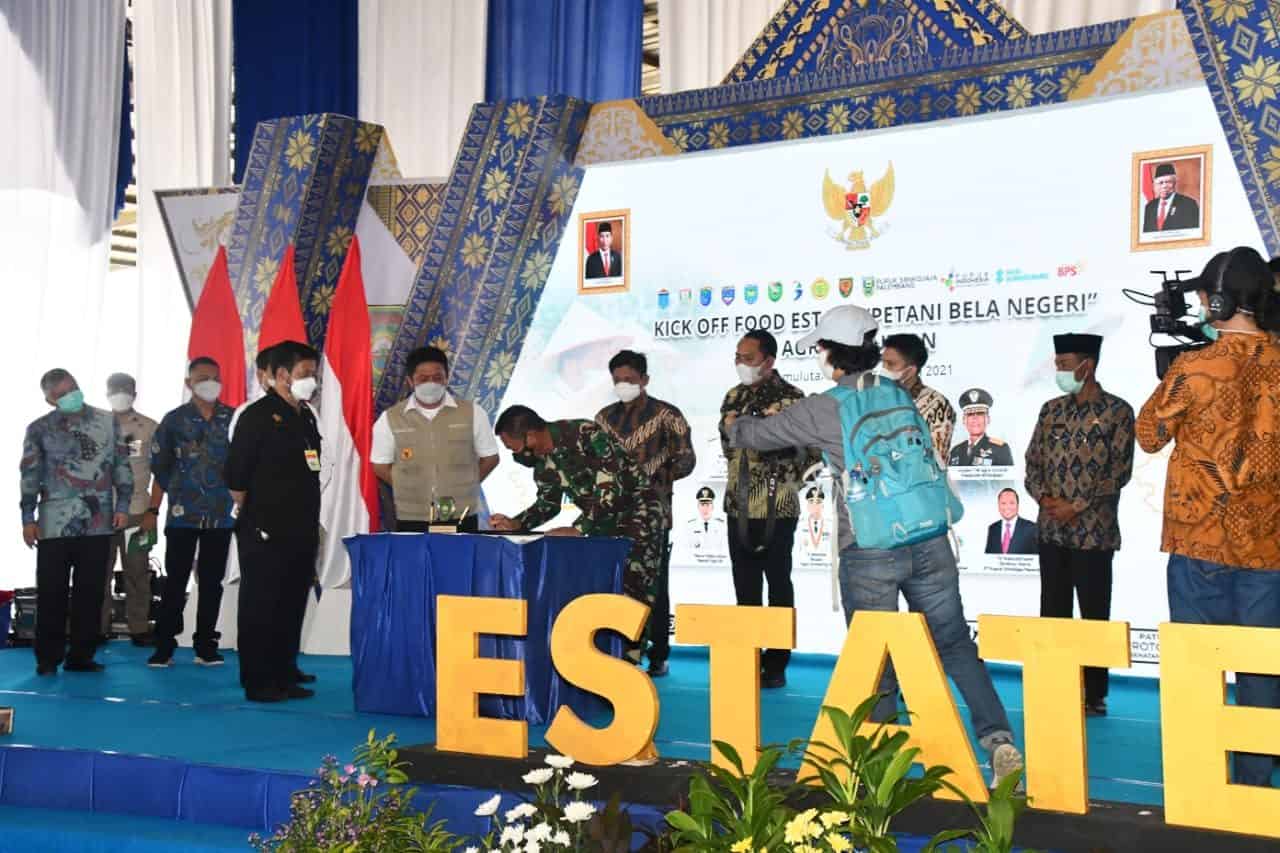 Pangdam II/Sriwijaya Hadiri Acara Kick Off Food Estate “Petani Bela Negeri” Agrosolution