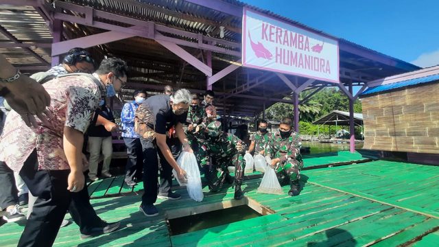 Bupati Sintang Resmikan Keramba Humaniora Kodim Sintang