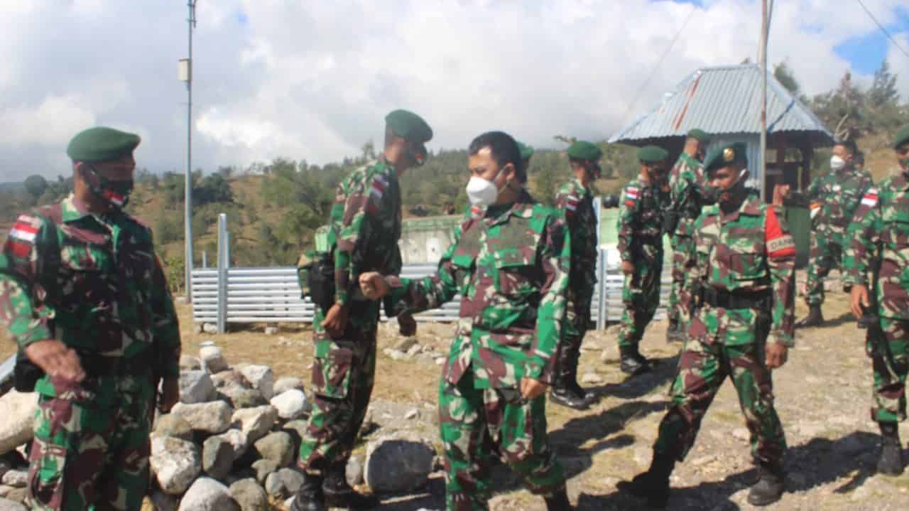 Tim Dalproggar TNI AD Kunjungi Satgas Yonarmed 6/3 di NTT