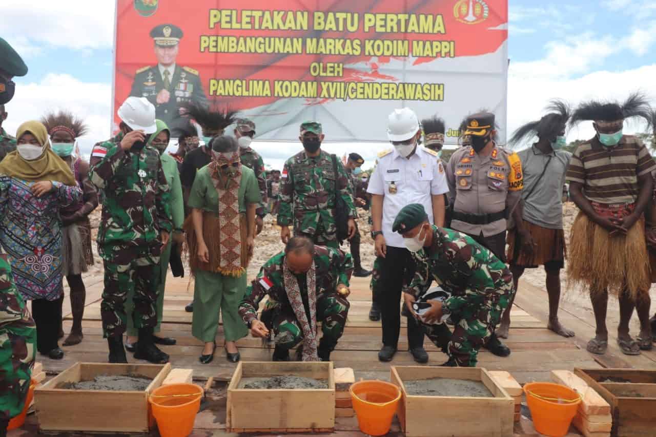 Pangdam XVII/Cenderawasih Letakan Batu Pertama Pembangunan Kodim Mappi