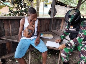 Melalui Anjangsana, Satgas Yonif 512/QY Pererat Hubungan Dengan Pemerintah Daerah di Perbatasan