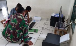 Satgas Yonarmed 6/3 Ajari Anak-Anak Perbatasan Pengetahuan Komputer