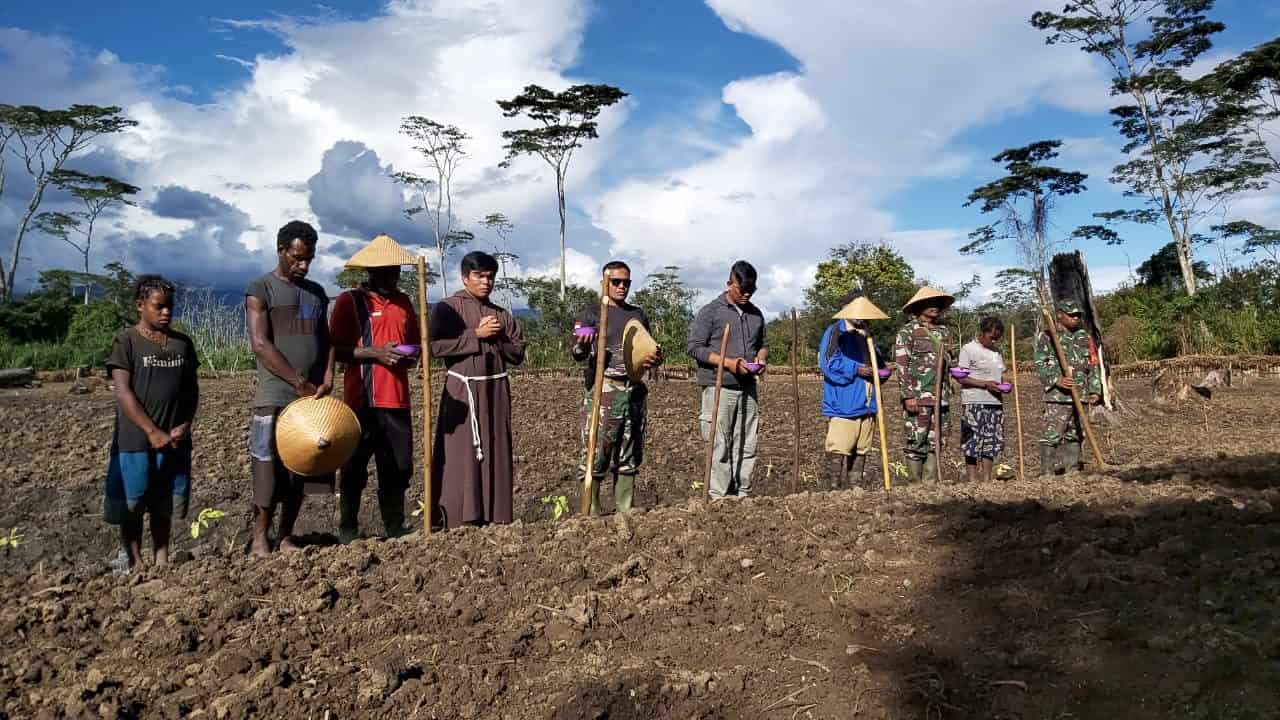 Wujudkan Ketahanan Pangan, Kodim 1702/Jayawijaya Lakukan Penanaman Kedelai di Araboda