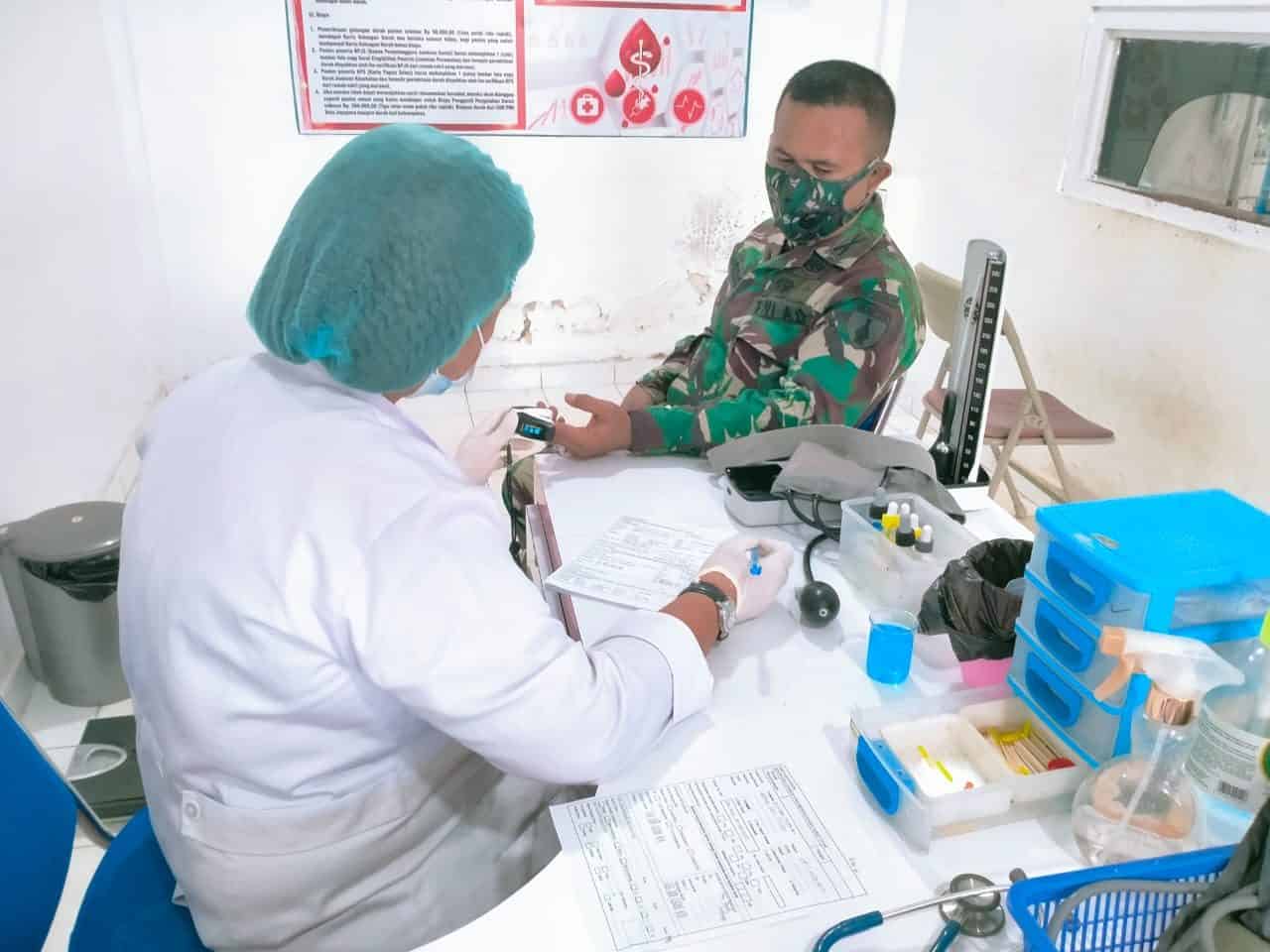 Satgas Yonif Mekanis 512/QY Donorkan Darah Kepada Warga Perbatasan Papua Yang Membutuhkan