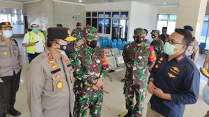 Pangdam XVIII/Kasuari Bersama Gubernur Papua Barat Tinjau Penerapan Prokes di Manokwari