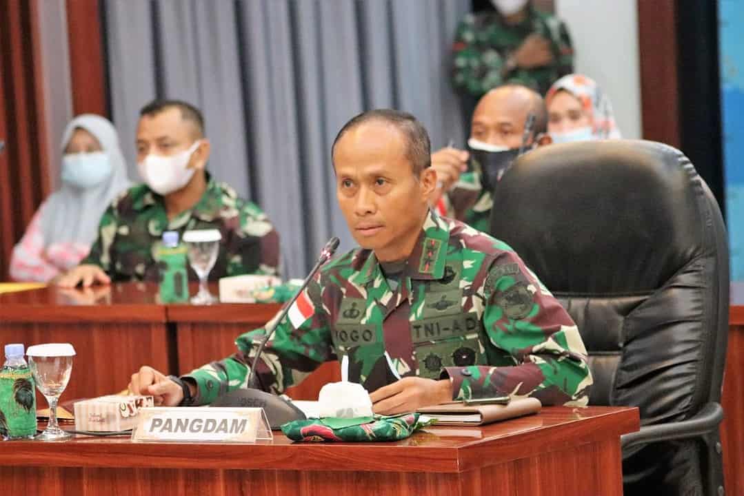 Pangdam XVII/Cenderawasih Vicon Dengan Kasad Bersama Orang Tua Catar Akmil