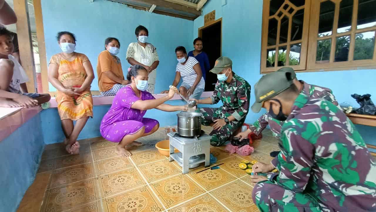 Cegah Covid 19 TNI Ajarkan Pembuatan Wedang Jahe ala Pos Skamto di Papua