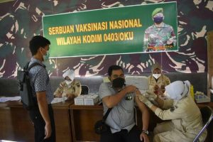 Dandim 0403/OKU Kontrol Langsung Serbuan Vaksinasi Nasional