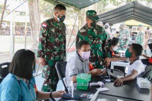 Danrem 172/PWY Meninjau Serbuan Vaksinasi Gelombang Kedua Tahap I di Jayapura