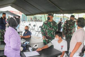 Danrem 172/PWY Meninjau Serbuan Vaksinasi Gelombang Kedua Tahap I di Jayapura